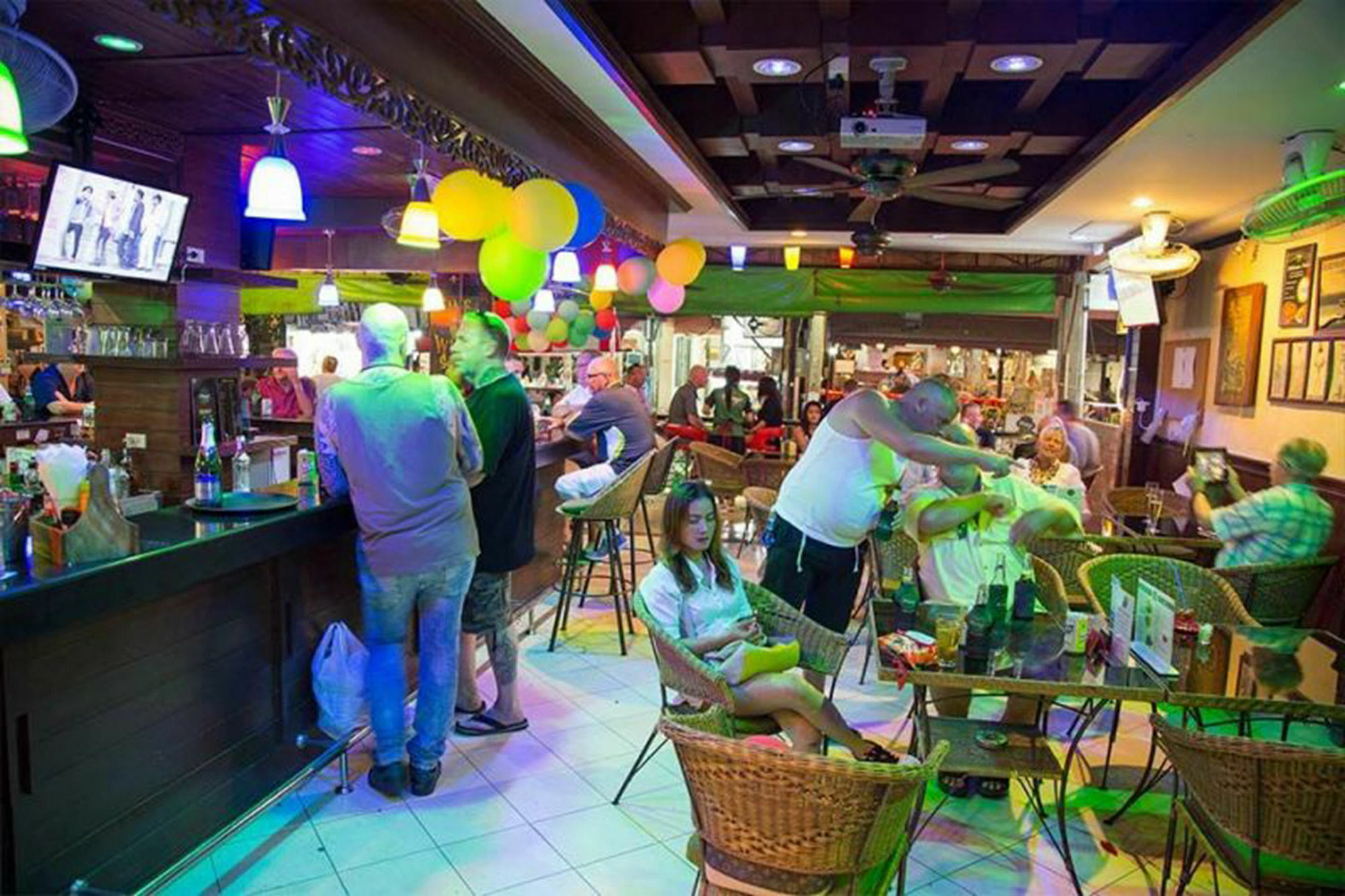 Harrys Hotel Bar & Restaurant Pattaja Kültér fotó